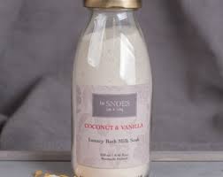 Glass bottle with bath milk, coconut 250ml